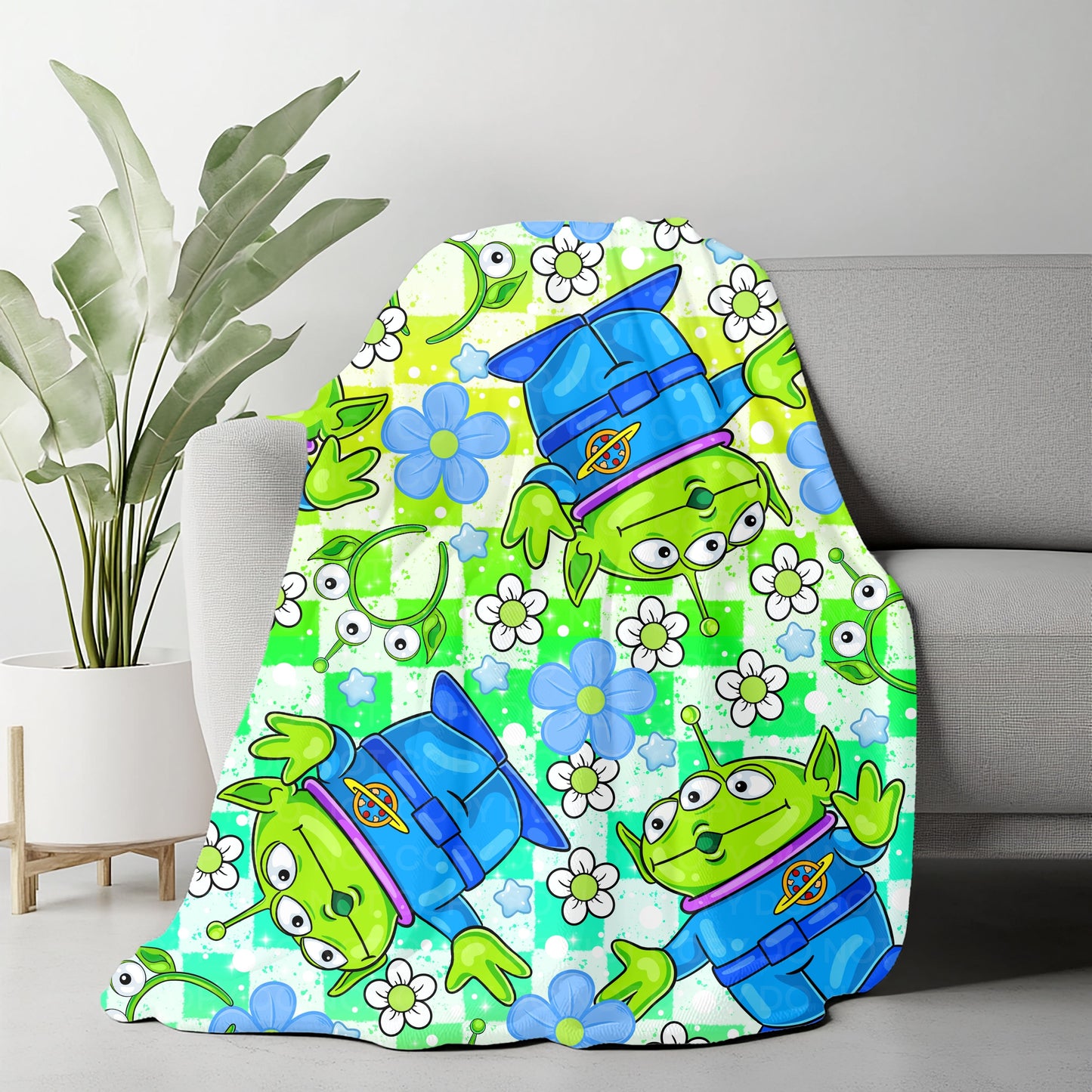 Adorable Space Alien Fleece Throw Blanket | 40x50 Cozy Blanket
