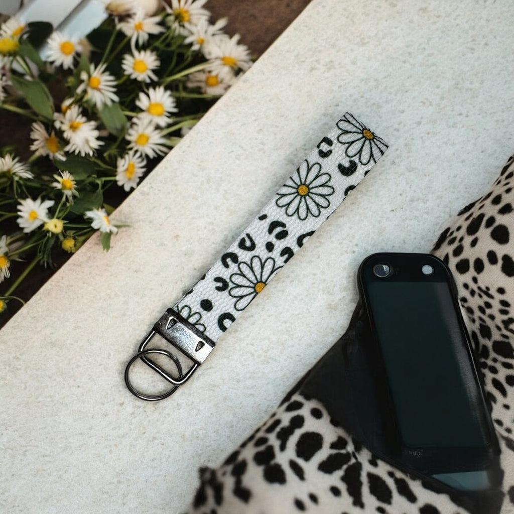 Daisy & Leopard Wristlet Keychain – Chic Fabric Key Fob for On-the-Go Style