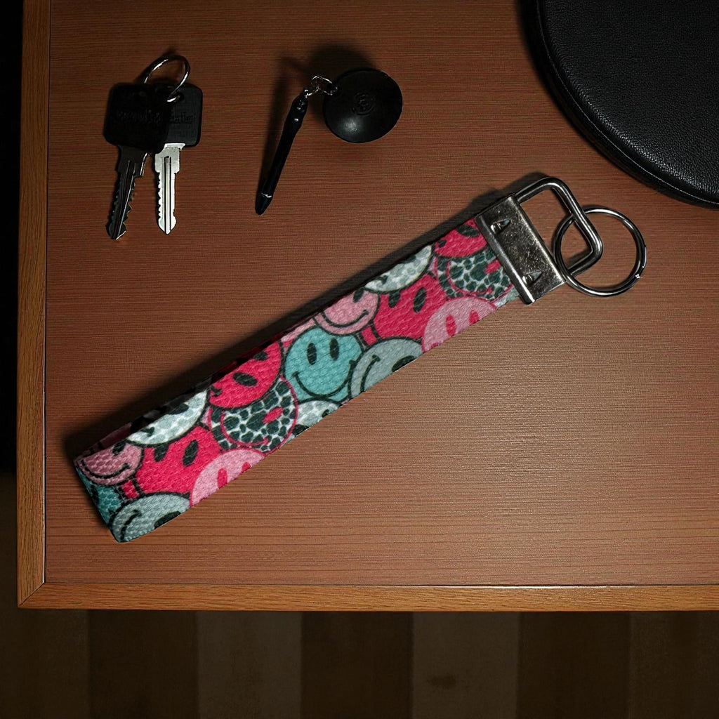 ✨ Smiley Vibes Wristlet Keychain – Pink & Teal Edition ✨