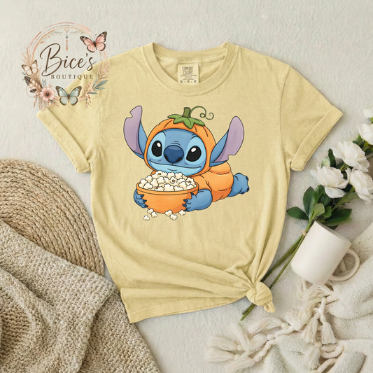 Cute Blue Alien Pumpkin Halloween – Fall Movie Night Graphic Tee