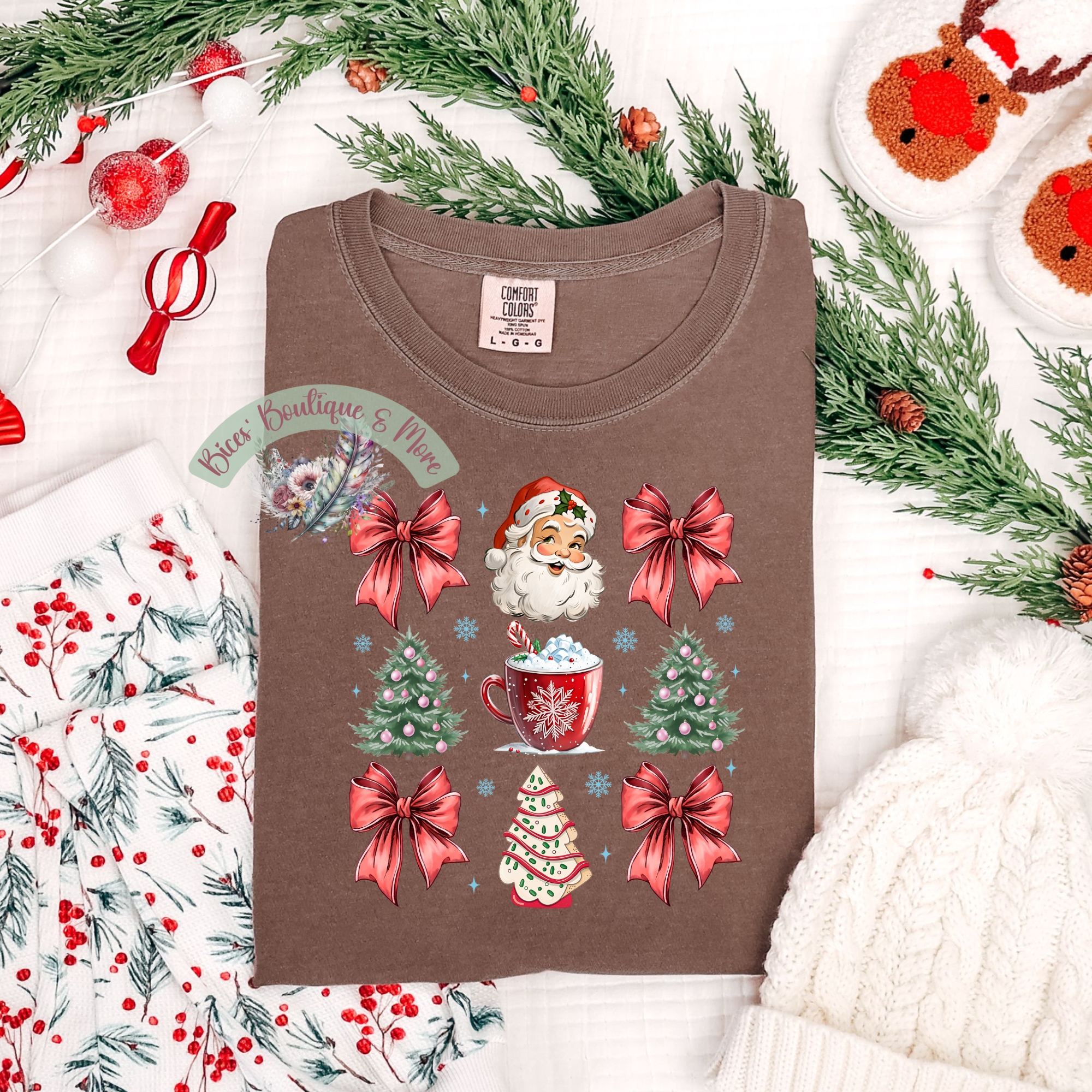 🎅 Retro Santa Christmas Tee 🎀✨